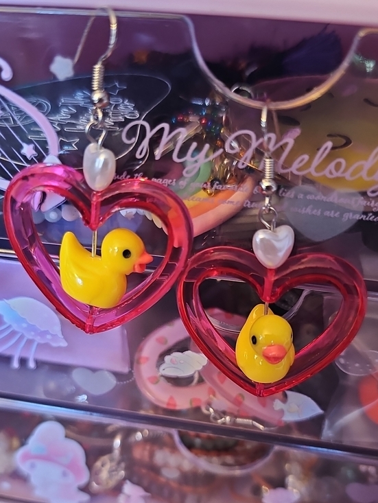 Source Unknown Other - Source Unknown Pink Heart Duck Drop Earrings